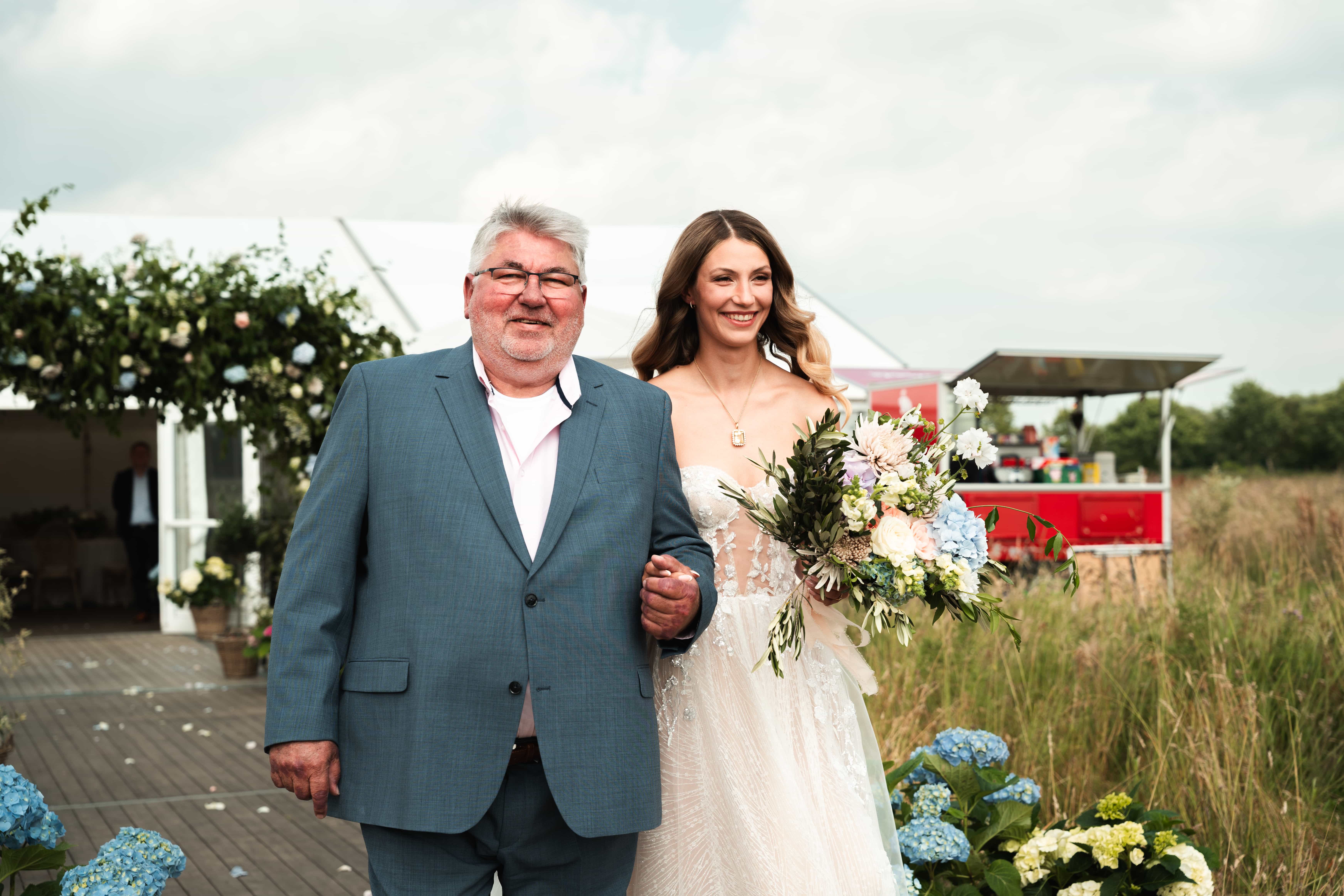 Hochzeitsfotograf Carolin & Sven – Gäste feiern auf der Hochzeit